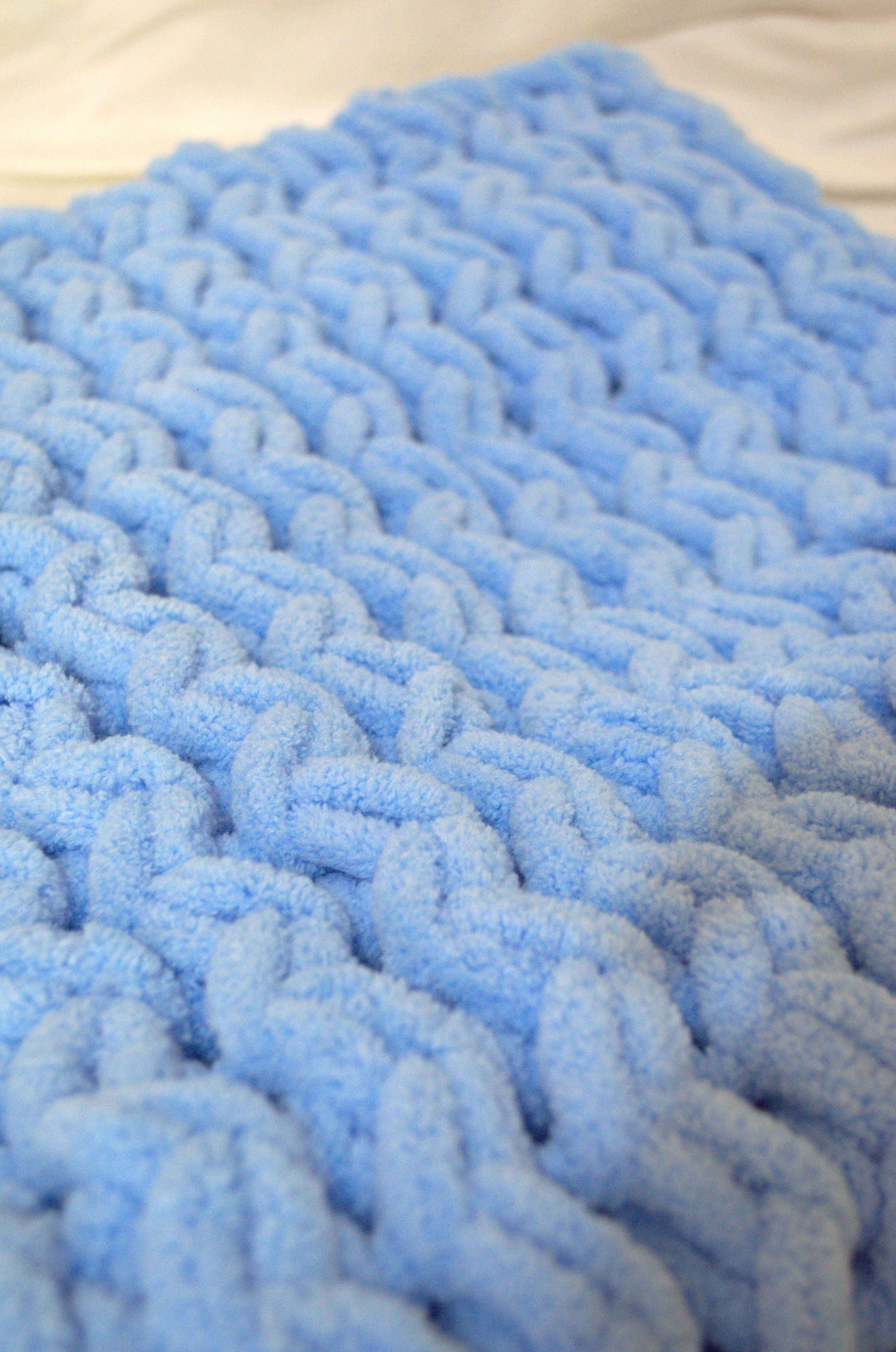 Ръчно плетено одеяло за бебе