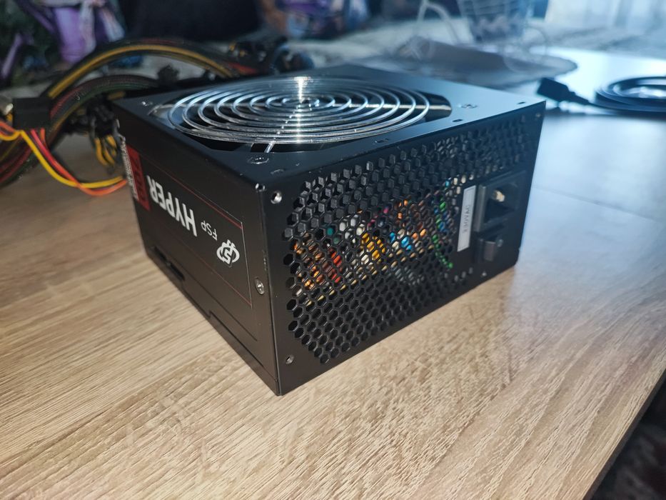 Захранване за компютър FSP Hyper 700W hp700s