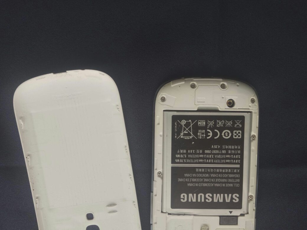 Продавам Samsung GT-I8190