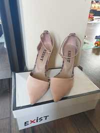 Pantofi roz de dama