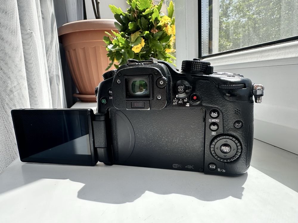 Продам GH 4 в отличном состояний, в комплекте зарядкака и батарейка
