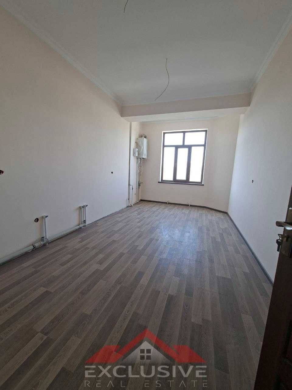 3х комнатная квартира на 5 этаже 87кв/м, в Самарканде