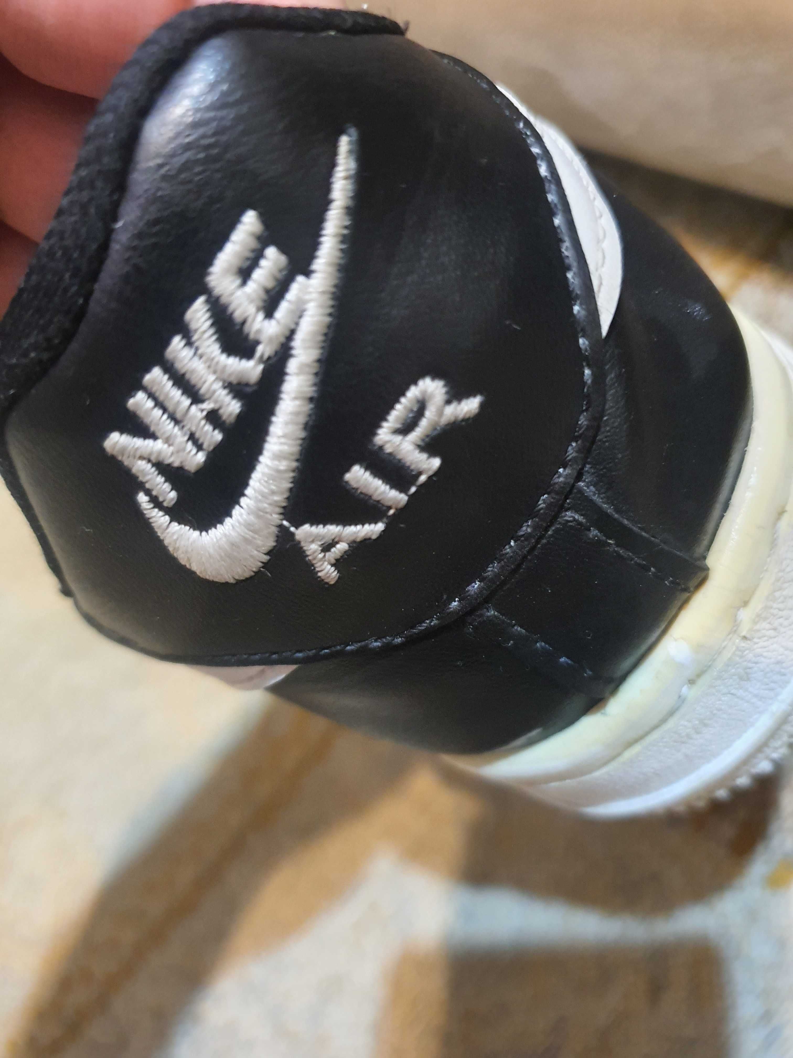 Маратонки Nike 42 номер.