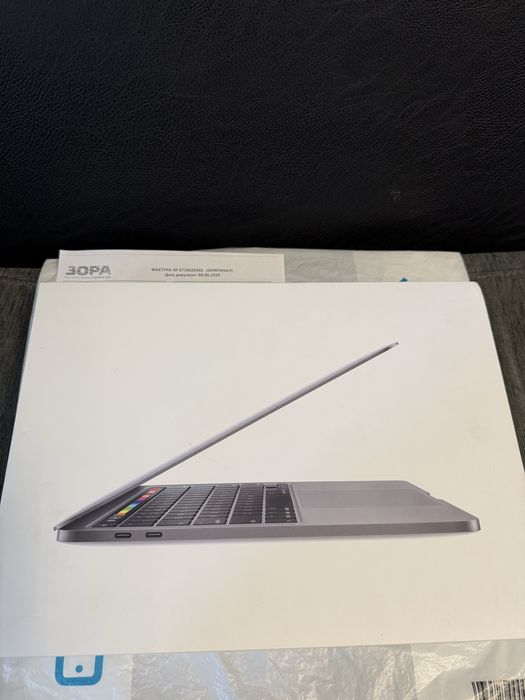 ***KATO HOB 13" 256GB MacBook Pro 8GB  Touchbar Гаранция Зора 2022 г.