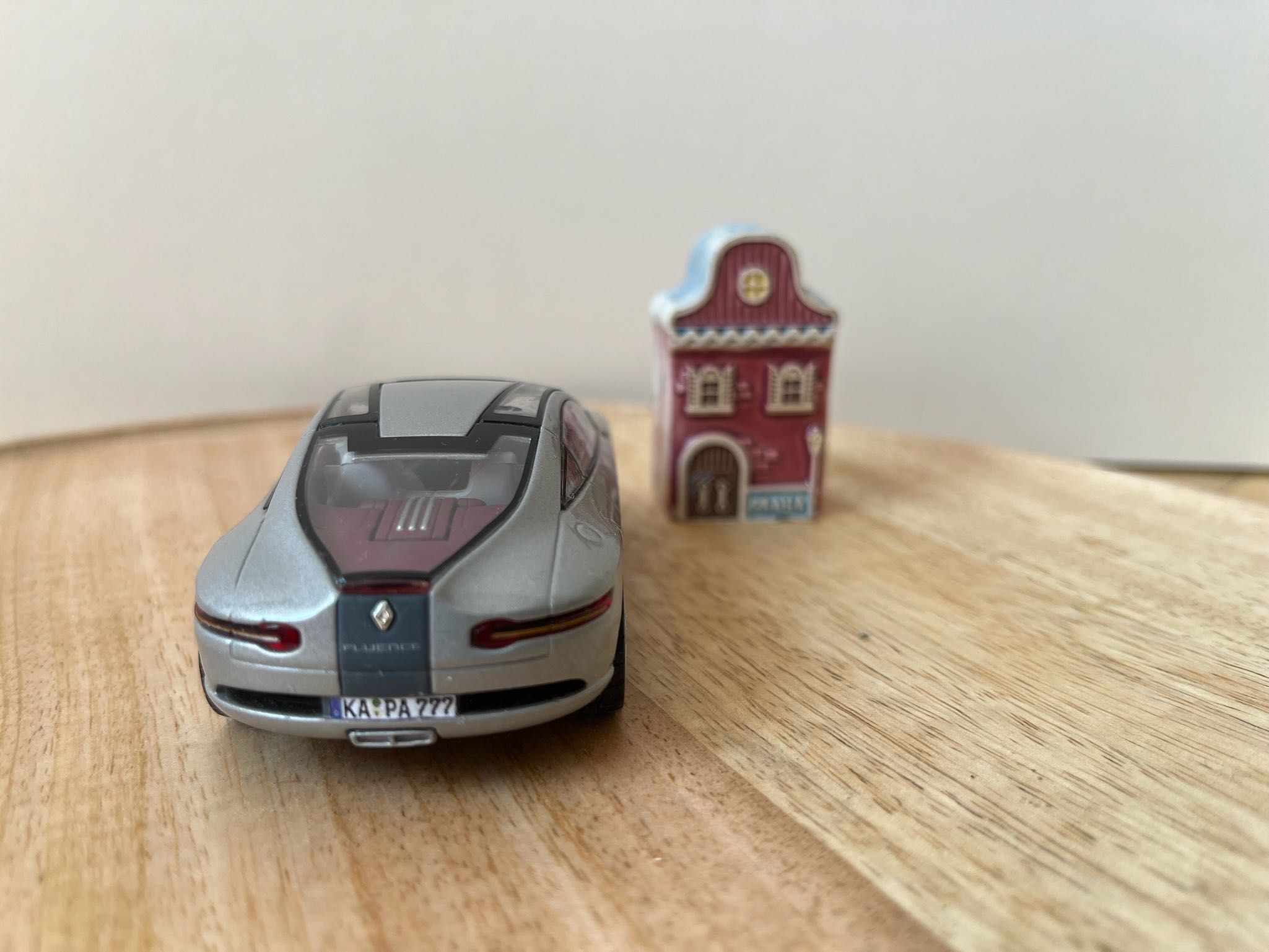 Renault Fluence Concept 1/43 Norev