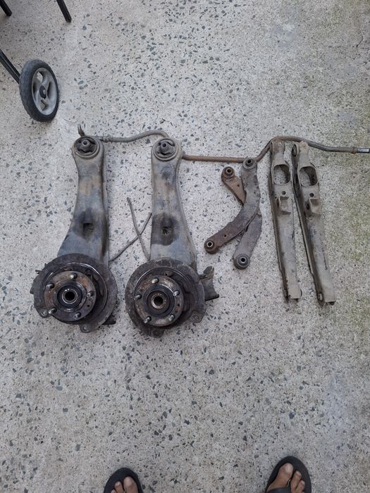 Останали     части    от     заден мост    на    мицубиши аутлендър