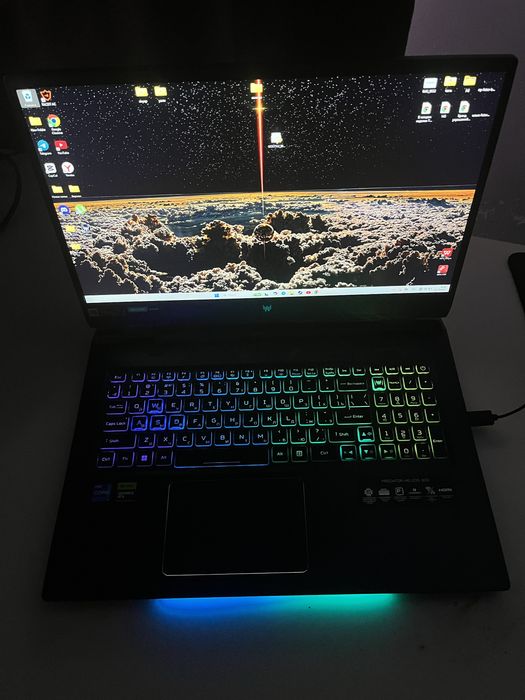 Predator Helios 300 / RTX 3060 / 17.3” Full HD - мощный для игр