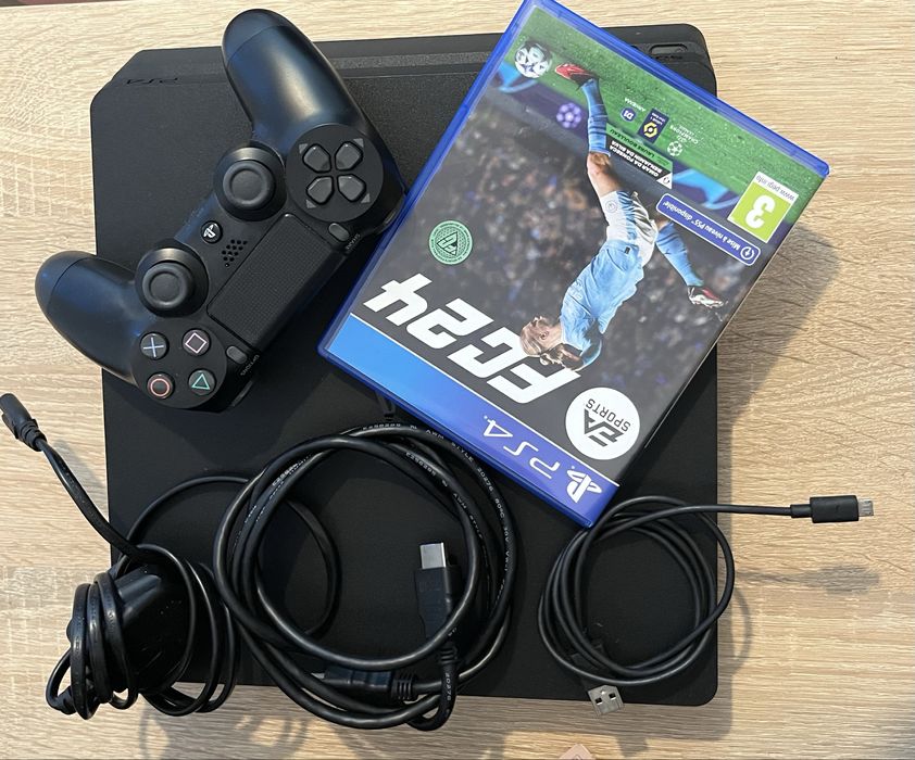 PlayStation 4 Slim + Controller + Joc FC24 – Stare excelentă!