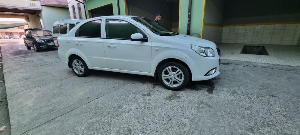 Nexia 3 avtomat. Metan 4. Moshina tiniq.