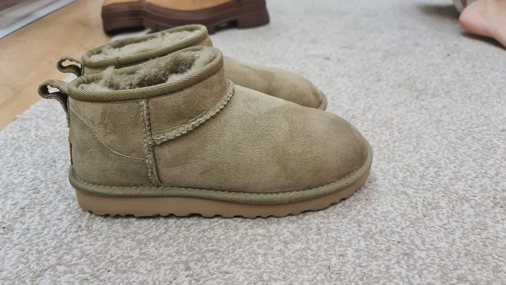 Ugg classic ultra mini 37