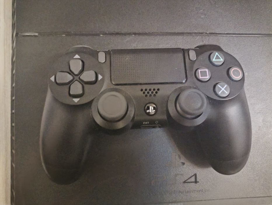 Playstation 4 fat 3-й ревизии, с джойстиками(читайте описание)