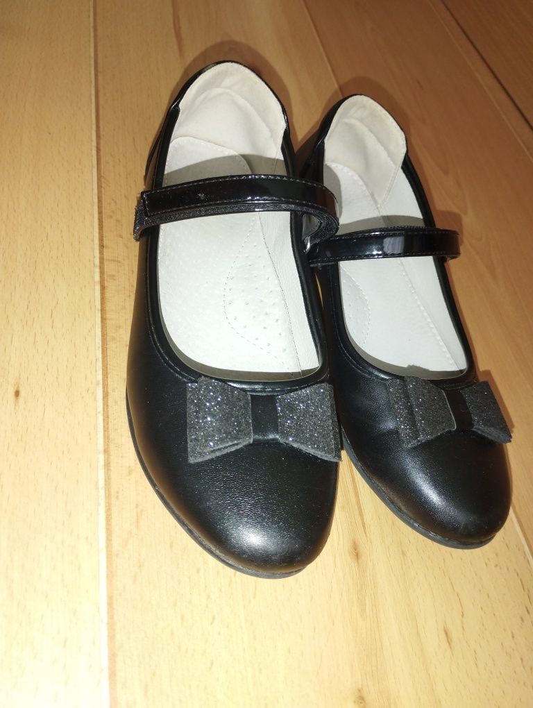 Черни обувки н.36, 22.5 см