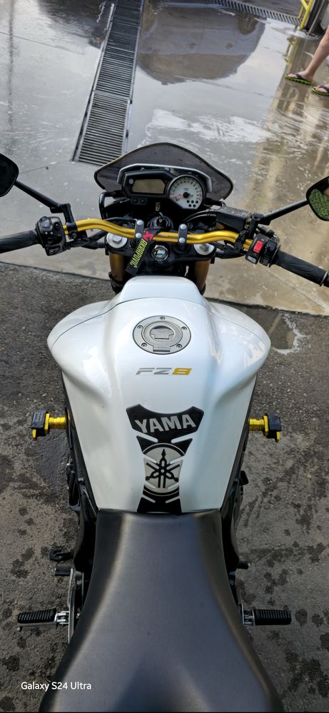 Yamaha FZ8 *Akrapovic*