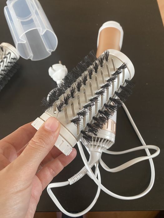 Въртяща се четка сешоар rowenta с гаранция