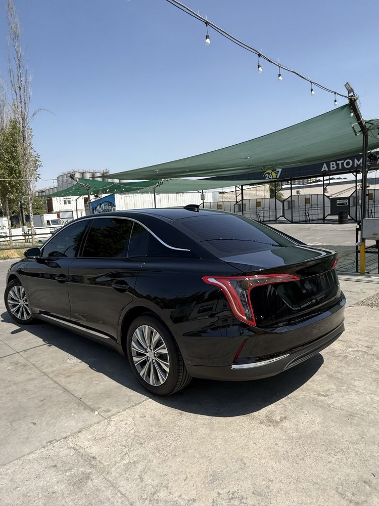 Hongqi eqm5 500km