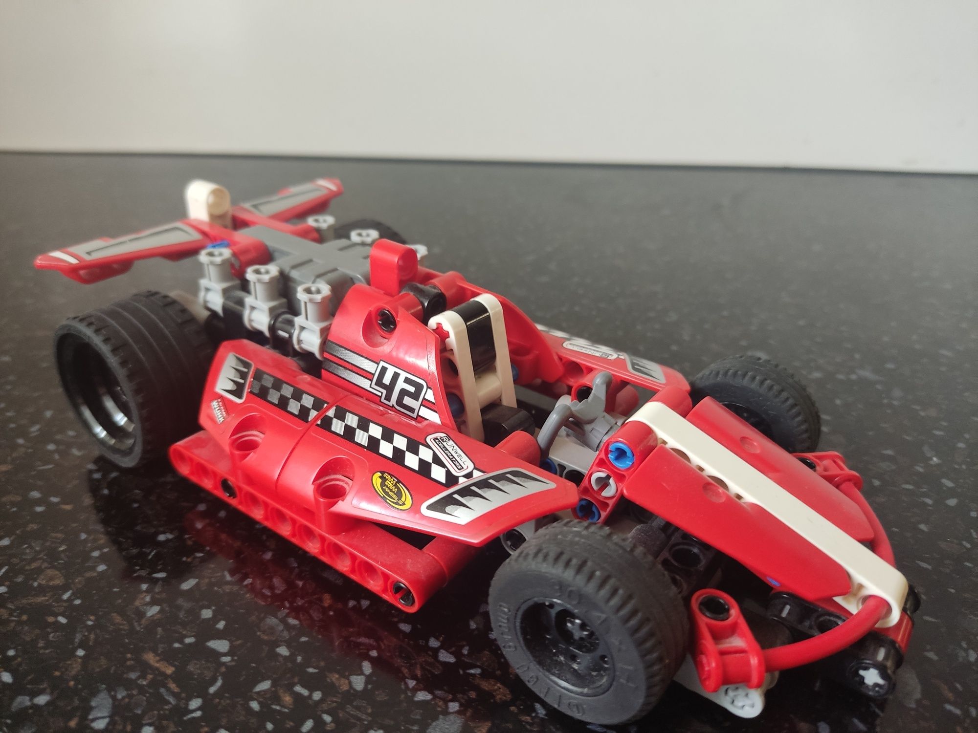 Набор LEGO Technic 42011. Гоночный карт.