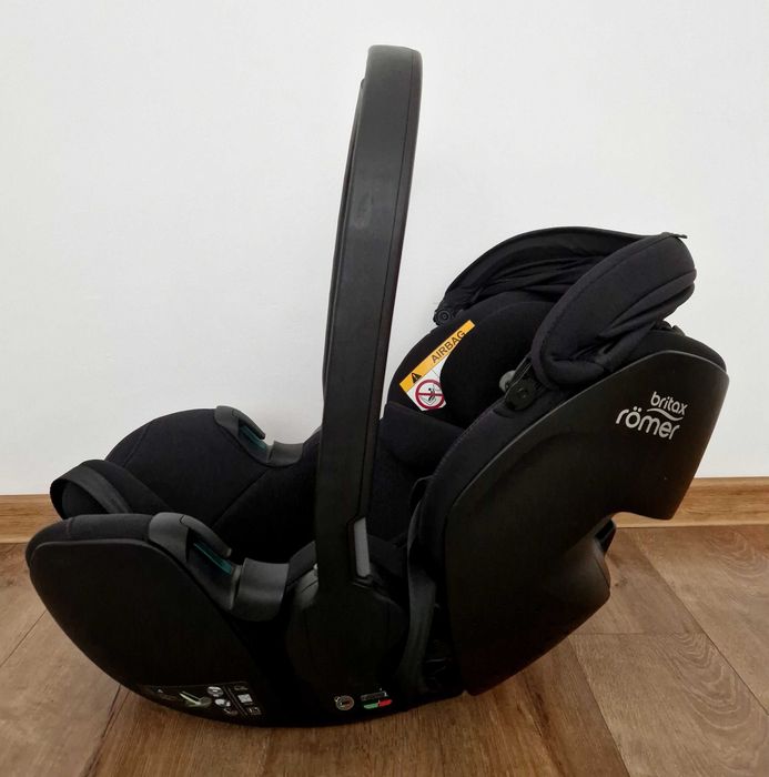 Scoica Auto Britax Romer plus insert nou nascut si  adaptor carucior