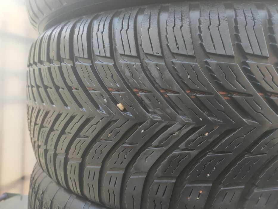 Vând anvelope All Season Nokian Seasonproof 205 50 R17 93W montate2021