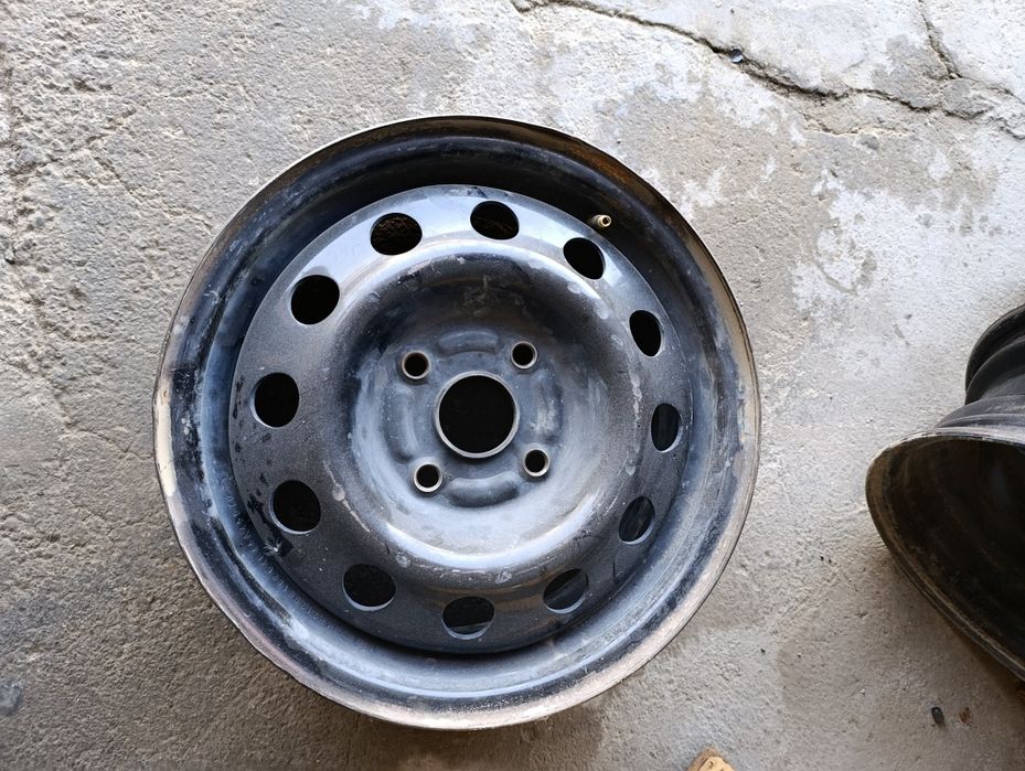 Lasetti 15 temir diska sotiladi