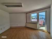 Exclusivitate-  birou, cu balcon și loc parcare.