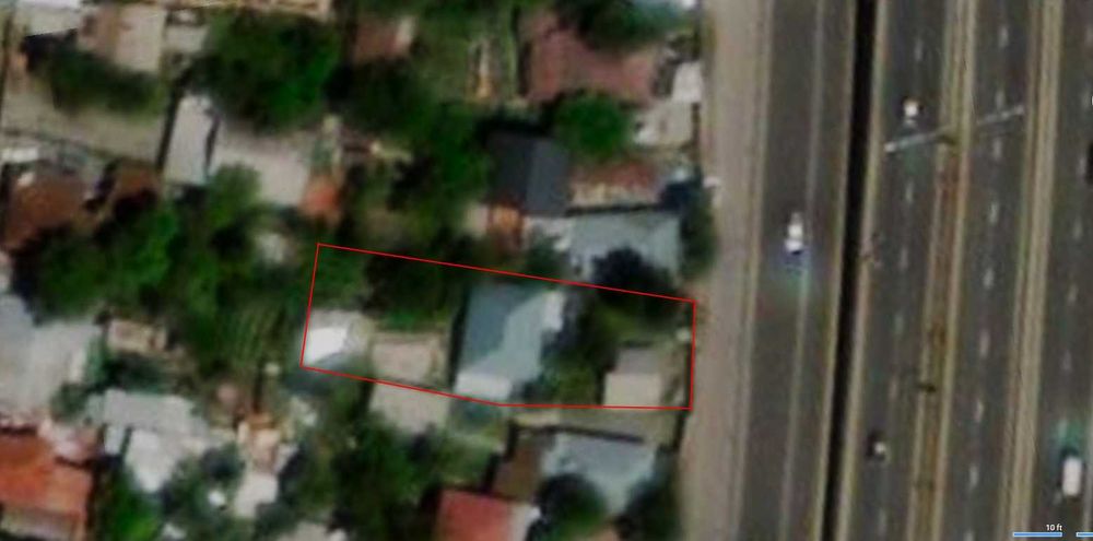 Продам дом в престижном районе.