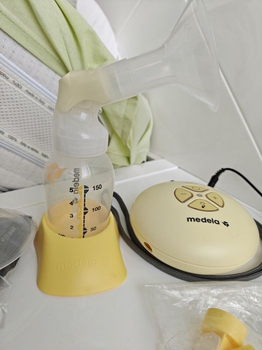 Помпа за кърма Medela Swing за една гърда.