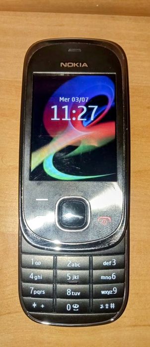 Nokia 7230 pe sina