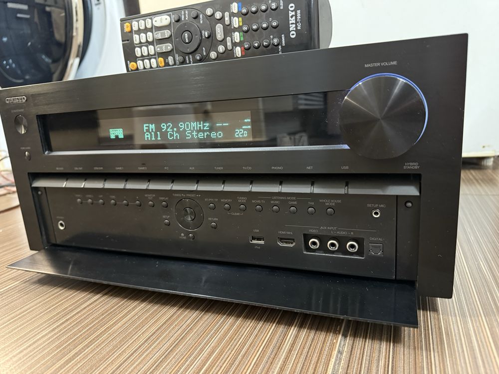Onkyo TX-NR818 resiver