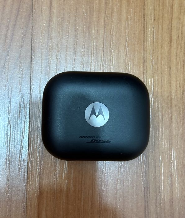 Vând căști motorola moto buds+ negre