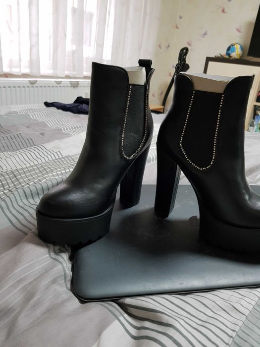 botine negre cu platforma si toc