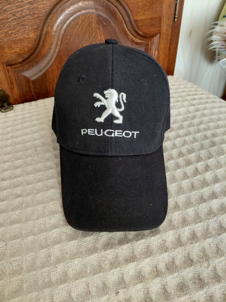 Шапка на Peugeot