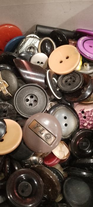 Пуговицы большие и маленькие