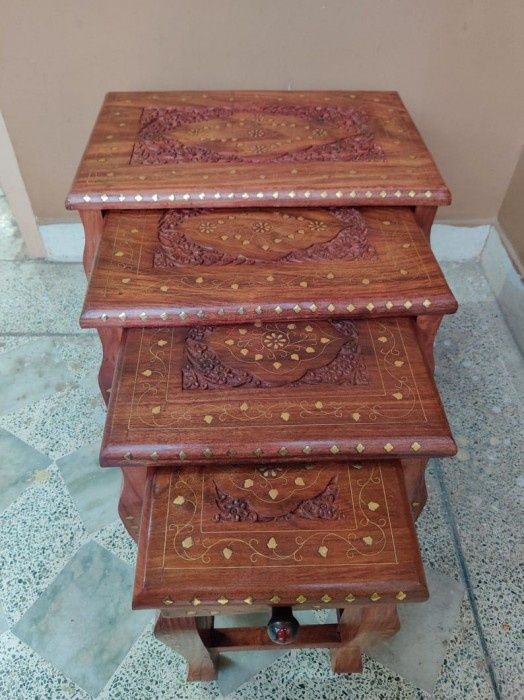 ,Set de 4 măsuțe din lemn de trandafir și in