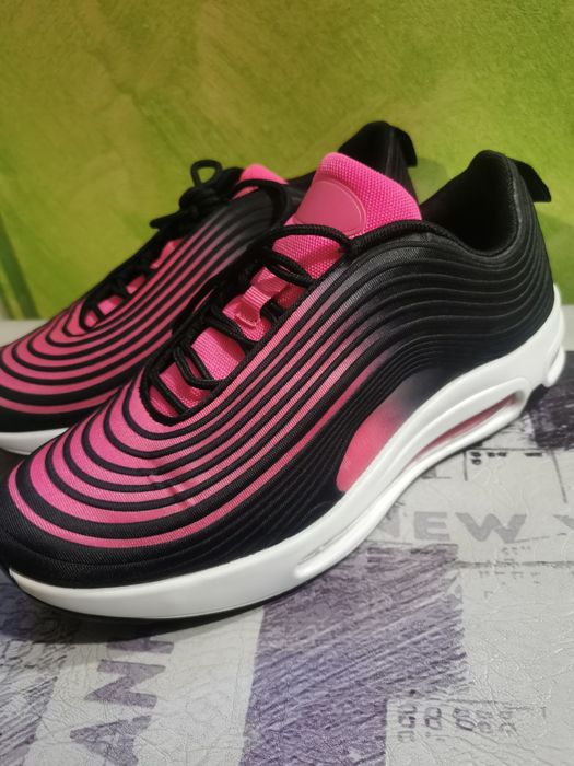 Adidasi pentru femei