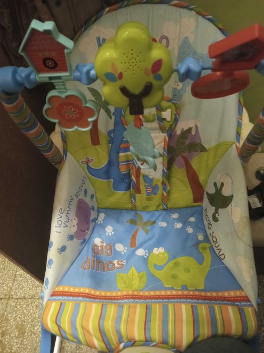 Детски шезлонг с вибрации и мелодии