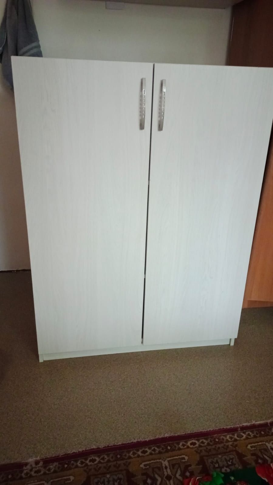 Продам шкаф белый