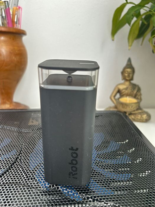 Robot de aspirare iRobot Roomba 696