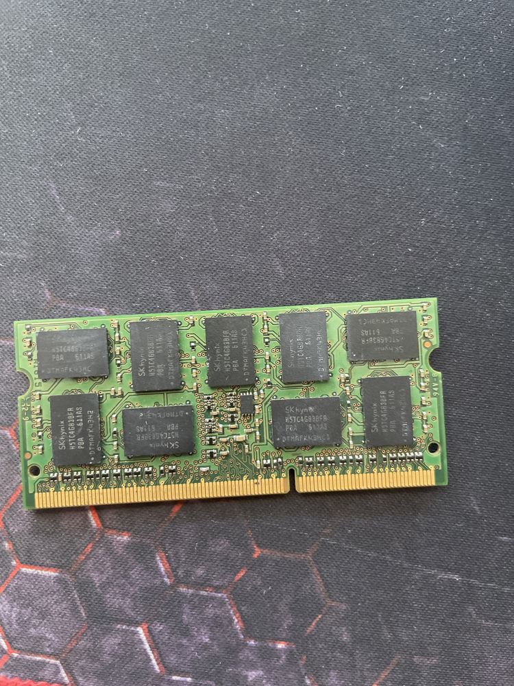 8 GB RAM DDR3 laptop.