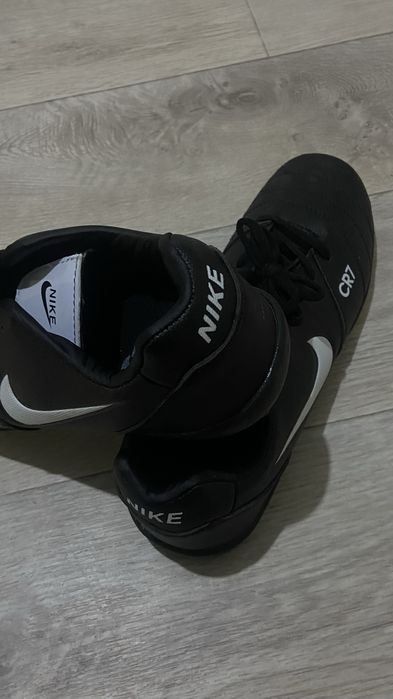 Продам кроссовки сороконожки Nike CR7, мужские