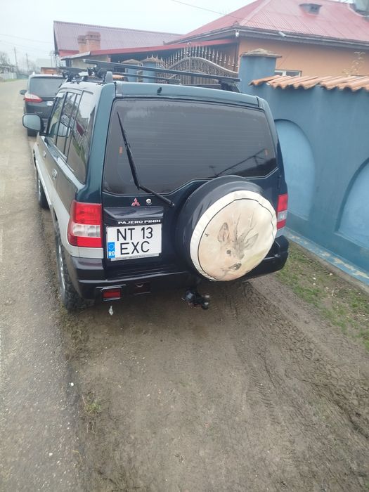 Vând Mitsubishi pajero pinin
