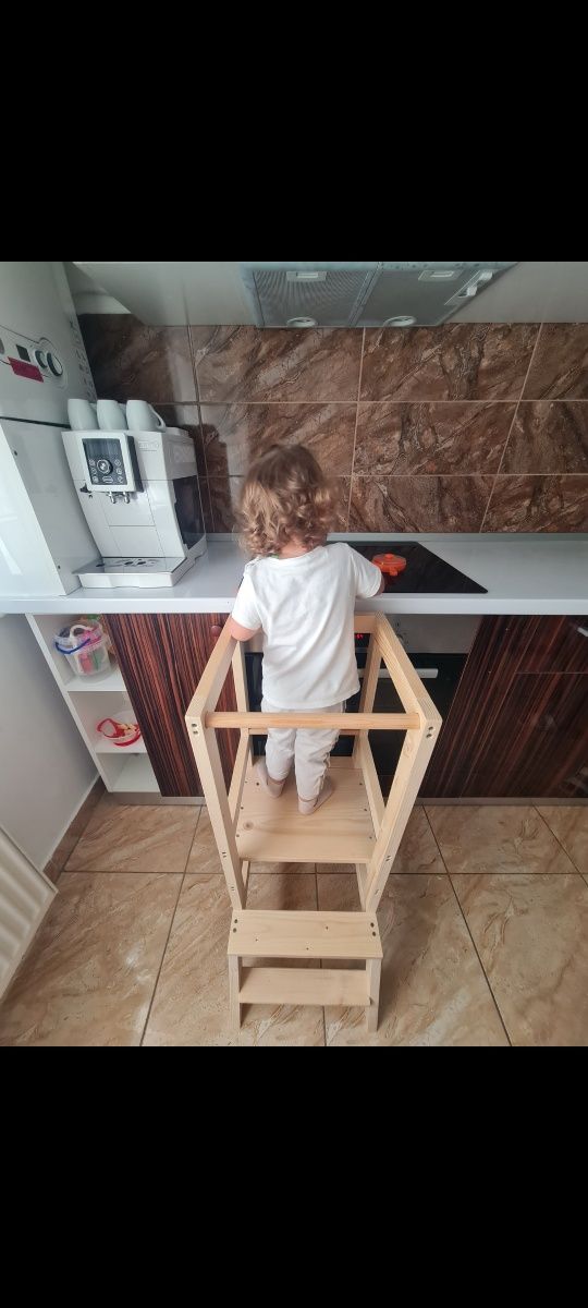 Learning Tower Montessori | Turn de invatare