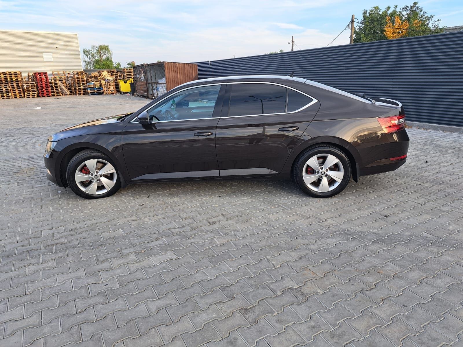 Vând Skoda Superb 3