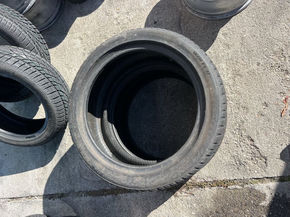 Зимни гуми 245/45/19 Pirelli  с борд dot20 . Цена за двете .