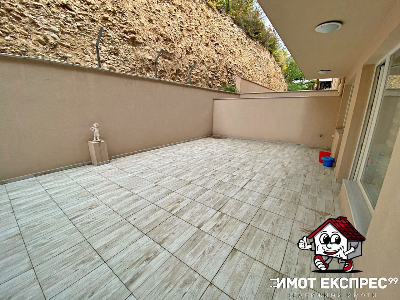 Продава се Двустаен апартамент в Асеновград - 55 кв.м за 6 €/кв.м - Снимка #11