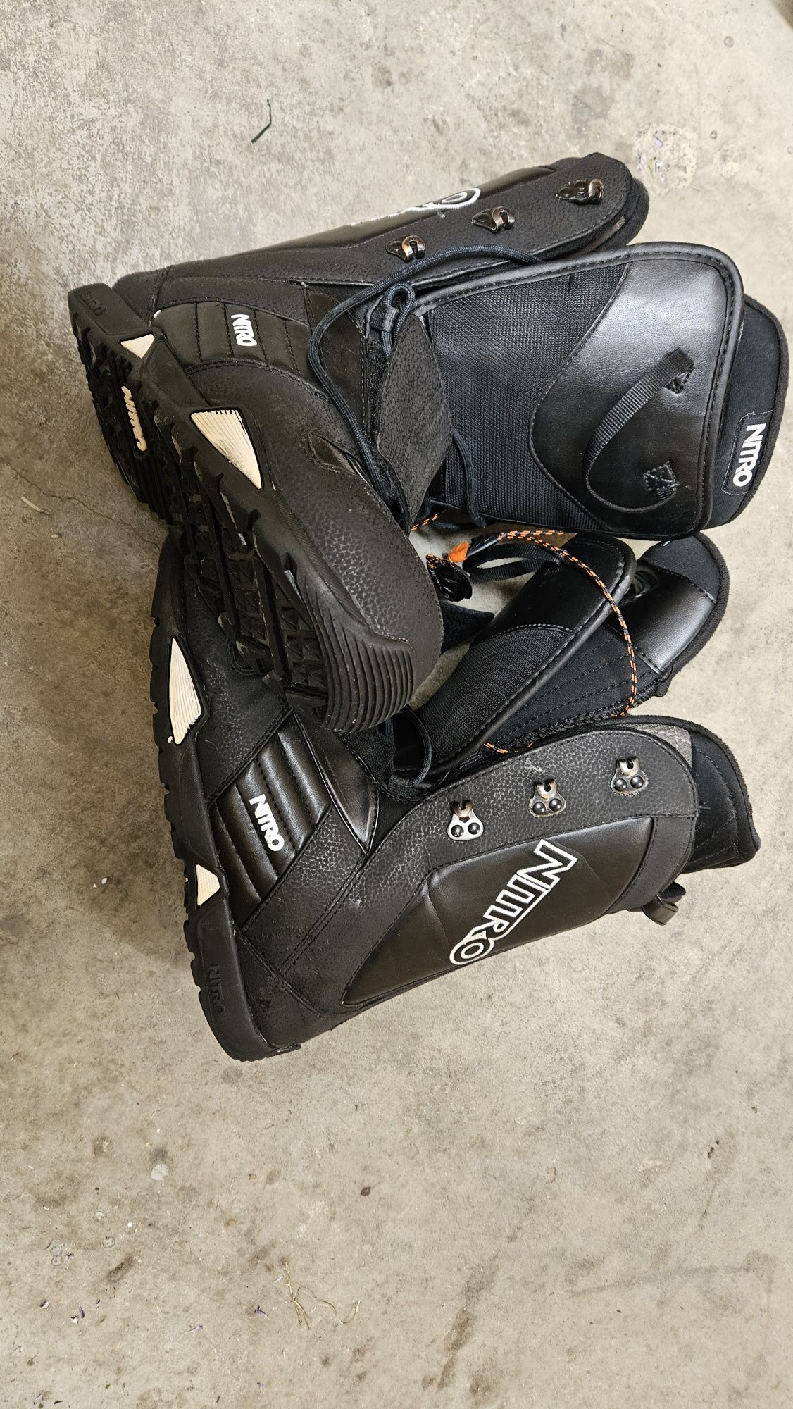 Placa Snowboard Nitro 157cm și boots Nitro marime 42-43 (29cm)