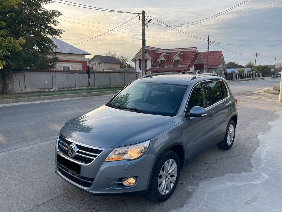 VW Tiguan 4x4 Automat panoramic/navi-import recent