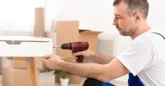 Сборка мебели, ремонт — профессиональный мебельщик