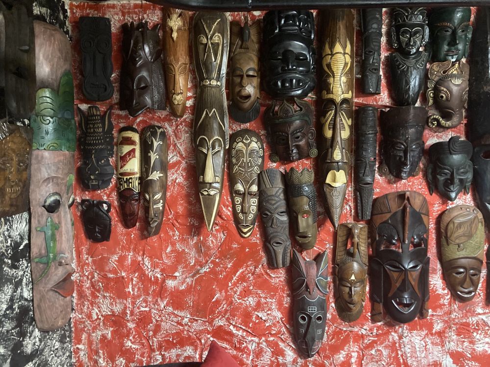 Колекция 155 маски от цял свят маска дърворезба