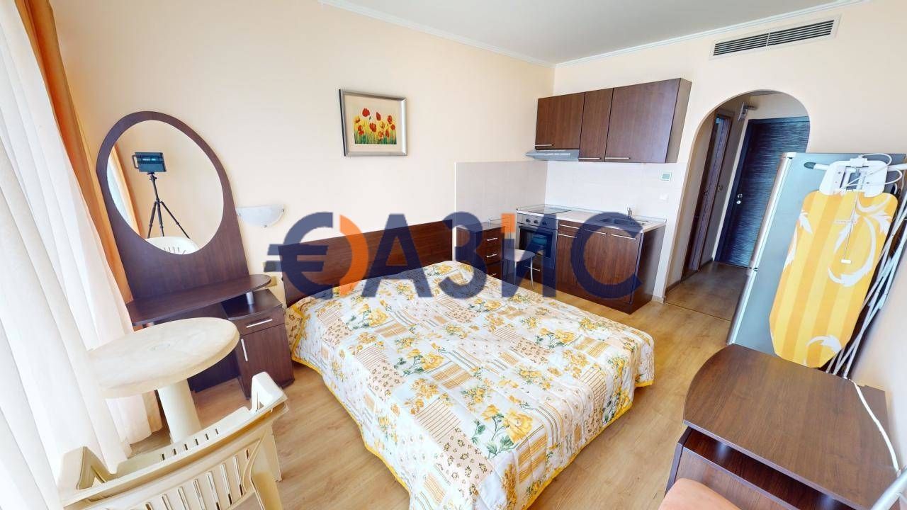 Продава се Едностаен апартамент в к.к. Елените - 35 кв.м за 1972 €/кв.м - Снимка #1