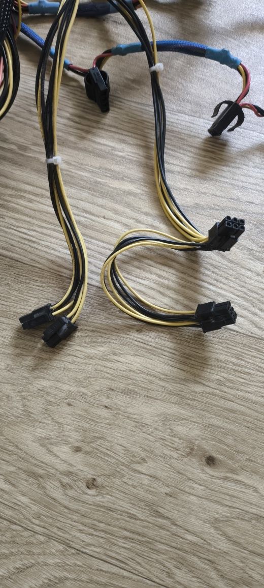 блоки питания на 530W и  550W